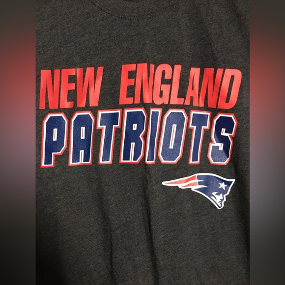 N.E Patriots Tee - Picture 2 of 3